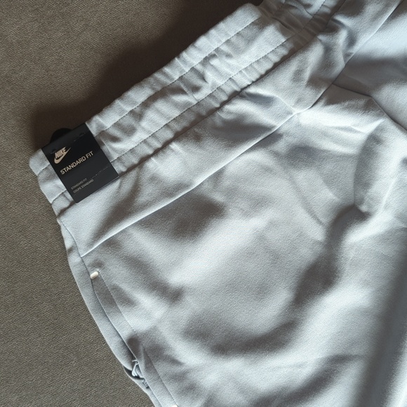 Nike Tech Fleece - Picture 3 of 5